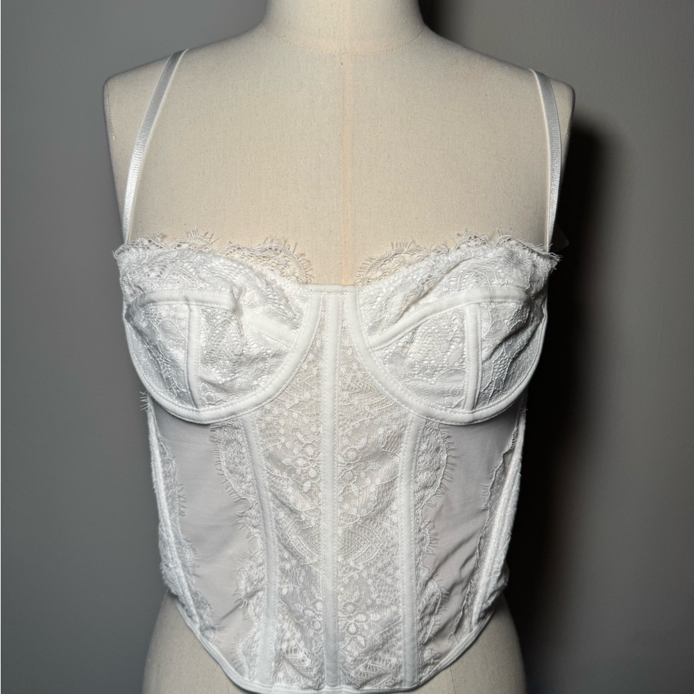 White Lace Bustier🤍
